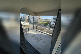 location appartement trelaze 49800