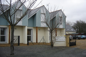 location appartement trelaze 49800