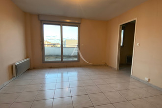 location appartement trelaze 49800