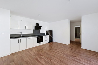 location appartement trelaze 49800
