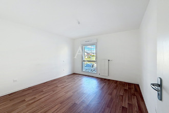 location appartement trelaze 49800