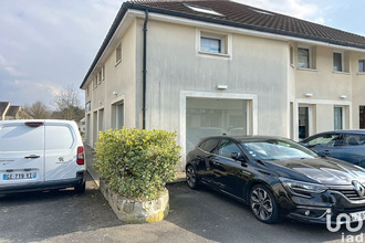 location boutique lesigny 77150