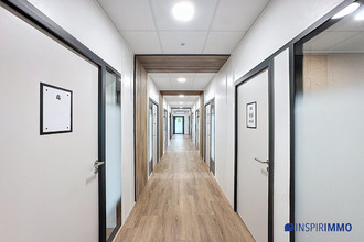 Ma-Cabane - Location Divers Montigny-le-Bretonneux, 280 m²