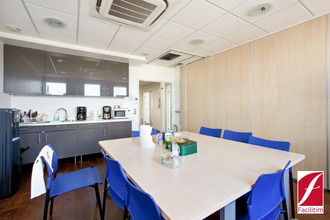 Ma-Cabane - Location Divers Montigny-le-Bretonneux, 433 m²