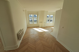 location divers paris 75008
