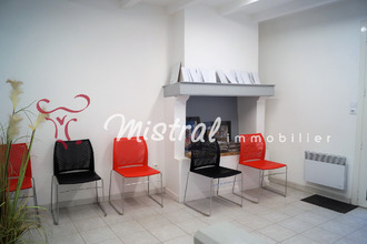 Ma-Cabane - Location Local commercial Aigues-Mortes, 64 m²