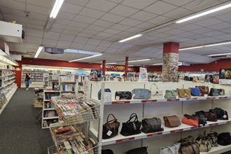 Location Local commercial 16000, Angoulême France