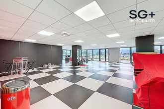 Ma-Cabane - Location Local commercial AUBAGNE, 203 m²