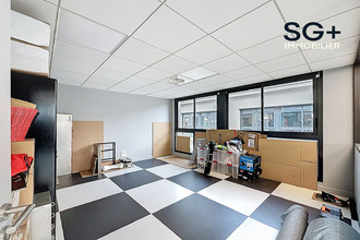 Ma-Cabane - Location Local commercial AUBAGNE, 203 m²