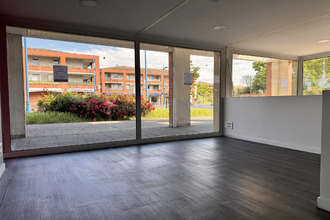 Ma-Cabane - Location Local commercial Castelginest, 65 m²