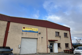 Ma-Cabane - Location Local commercial Chassieu, 310 m²