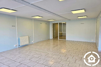 Ma-Cabane - Location Local commercial Châteaubernard, 579 m²