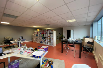 Ma-Cabane - Location Local commercial CHESSY, 60 m²