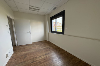 Ma-Cabane - Location Local commercial CORNEBARRIEU, 150 m²