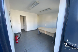 Ma-Cabane - Location Local commercial GALLARGUES LE MONTUEUX, 235 m²