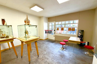 Ma-Cabane - Location Local commercial Hyères, 60 m²
