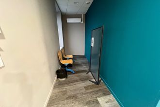 Ma-Cabane - Location Local commercial ISSOIRE, 62 m²