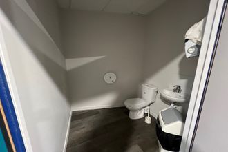 Ma-Cabane - Location Local commercial ISSOIRE, 62 m²