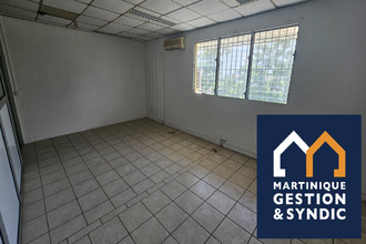 Ma-Cabane - Location Local commercial Le Lamentin, 389 m²
