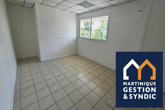 Ma-Cabane - Location Local commercial Le Lamentin, 389 m²