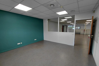 Ma-Cabane - Location Local commercial LESCAR, 135 m²