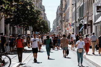 Ma-Cabane - Location Local commercial Marseille, 353 m²