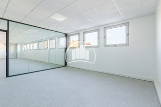 Ma-Cabane - Location Local commercial Pantin, 160 m²