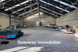 Ma-Cabane - Location Local commercial Riom, 1043 m²