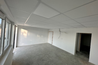 Ma-Cabane - Location Local commercial Saint-Étienne-du-Rouvray, 208 m²