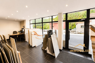 Ma-Cabane - Location Local commercial Saint-Claude, 195 m²