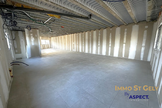 Ma-Cabane - Location Local commercial Saint-Gély-du-Fesc, 100 m²