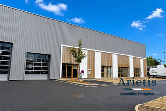Ma-Cabane - Location Local commercial Saint-Grégoire, 600 m²