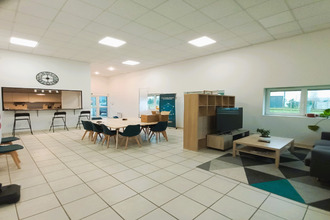 Ma-Cabane - Location Local commercial Saint-Herblain, 691 m²