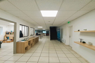 Ma-Cabane - Location Local commercial Saint-Herblain, 691 m²