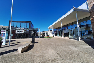 Ma-Cabane - Location Local commercial Saint-Maximin, 347 m²