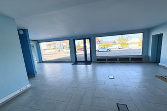Ma-Cabane - Location Local commercial Saint-Parres-aux-Tertres, 200 m²