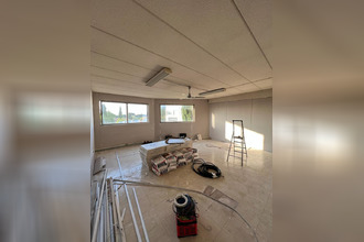 Ma-Cabane - Location Local commercial SAINT-VICTORET, 33 m²