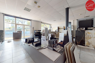Location Local commercial 25770, Serre-les-Sapins France