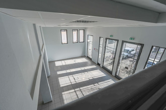 Ma-Cabane - Location Local commercial SOTTEVILLE-LES-ROUEN, 212 m²