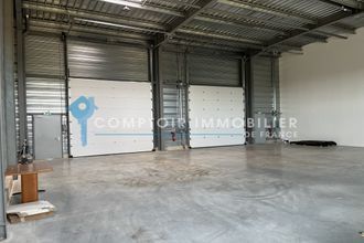 Ma-Cabane - Location Local commercial Vergèze, 215 m²