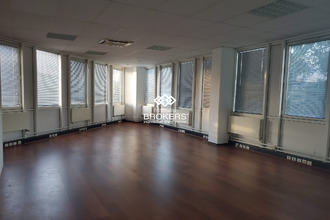location localcommercial archamps 74160