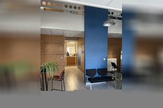 location localcommercial la-chapelle-st-luc 10600