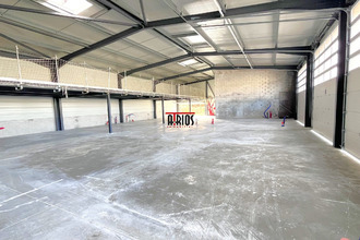 location localcommercial la-crau 83260