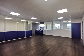 location localcommercial la-verriere 78320