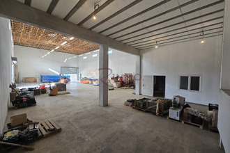 location localcommercial le-rove 13740