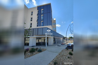 location localcommercial les-angles 30133