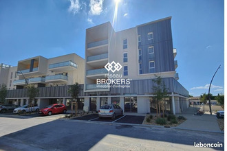 location localcommercial les-angles 30133