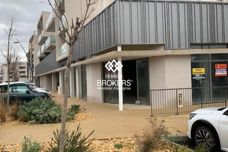 location localcommercial les-angles 30133