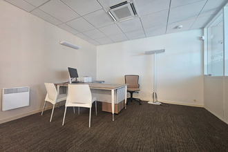 location localcommercial les-angles 30133