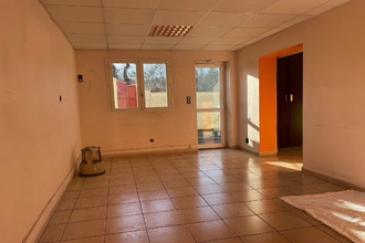location localcommercial menneval 27300
